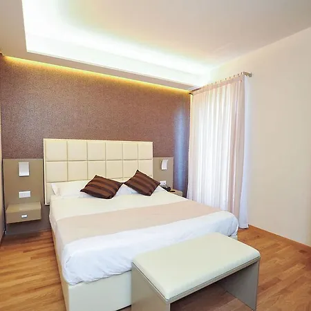 Vecchio Viola 3* Peschiera del Garda